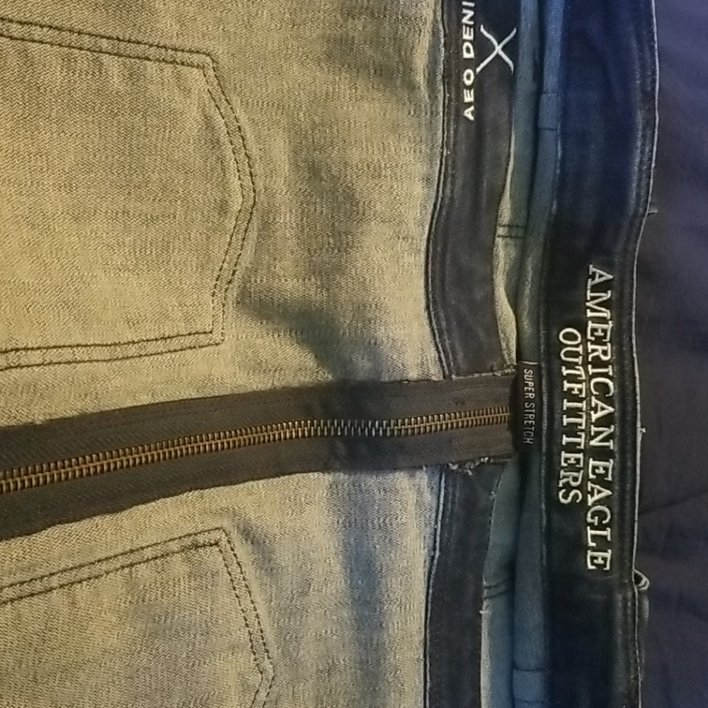 American Eagle dark wash overall shorts - Picture 3 of 3